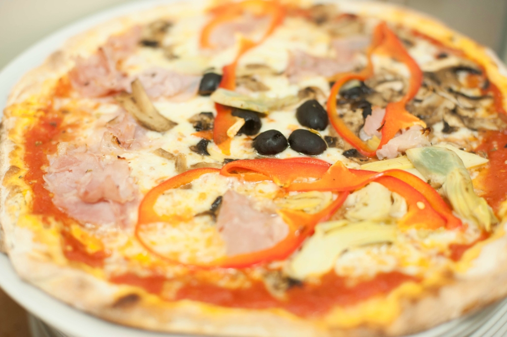 Pizza tipica toscana - Pizzeria e Braceria Siena - Il Feudo San Gimignano